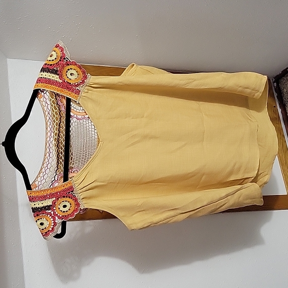 Tank with crochet cap sleeves - Picture 1 of 6